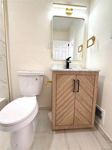 9550 Heyden Street, Detroit, MI 48228