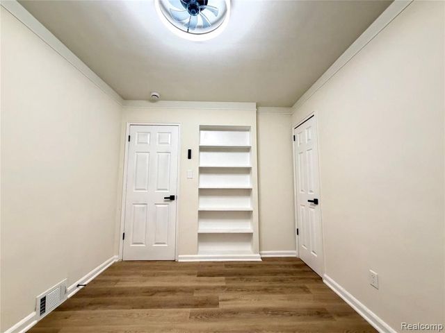 9550 Heyden Street, Detroit, MI 48228