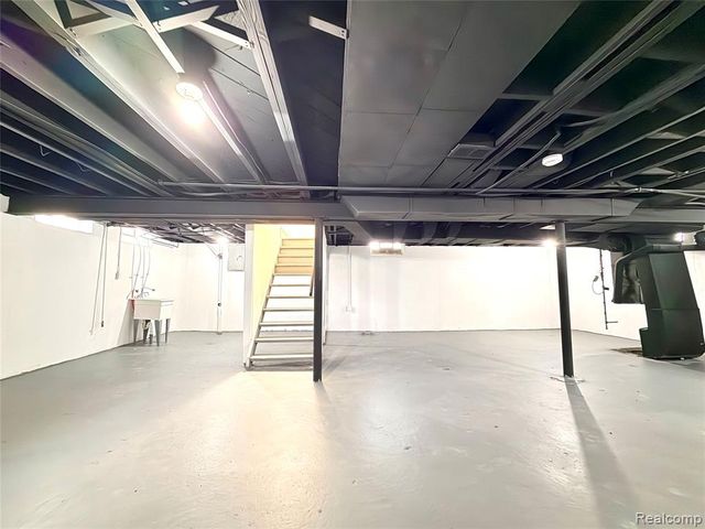 9550 Heyden Street, Detroit, MI 48228