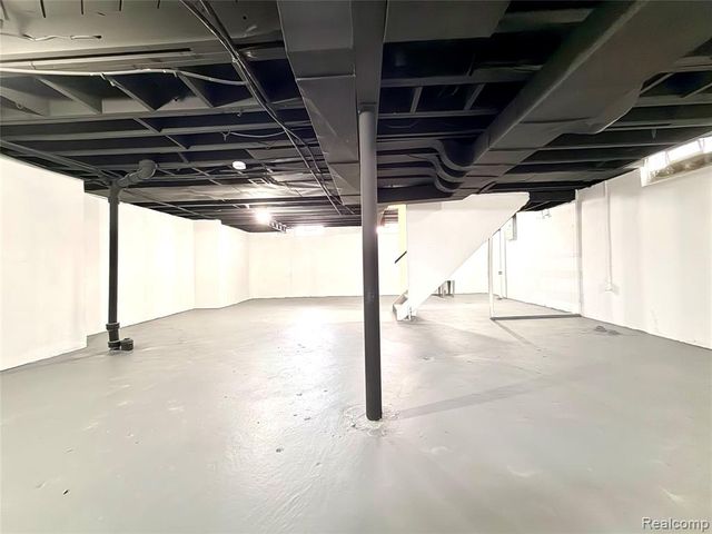 9550 Heyden Street, Detroit, MI 48228