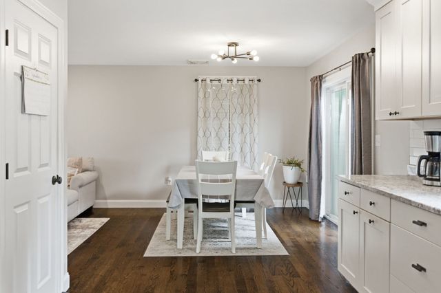 5 Fairview Rd, Peabody, MA 01960