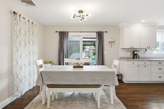 5 Fairview Rd, Peabody, MA 01960