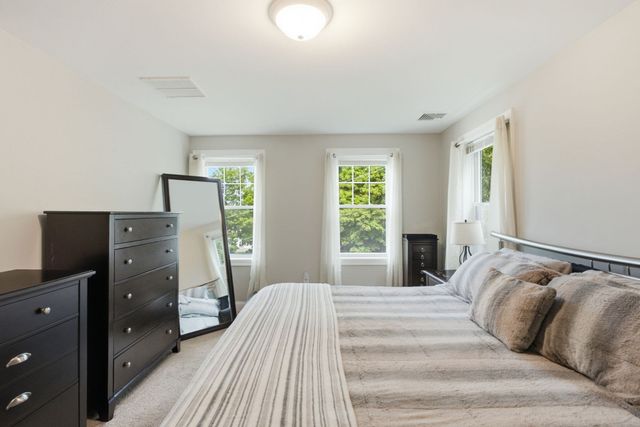 5 Fairview Rd, Peabody, MA 01960