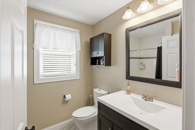 5 Fairview Rd, Peabody, MA 01960