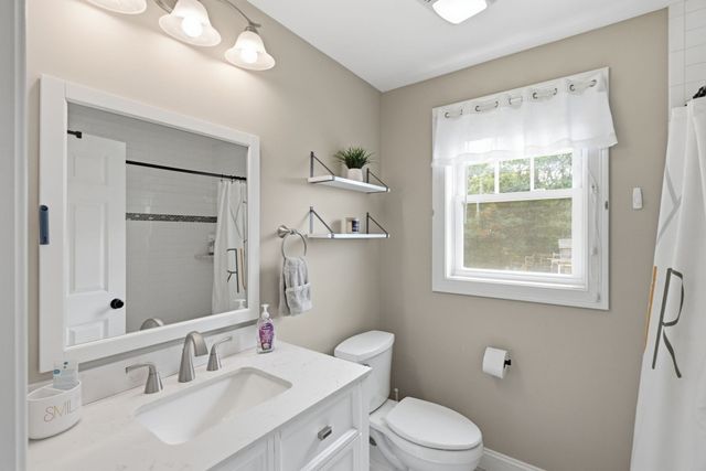 5 Fairview Rd, Peabody, MA 01960