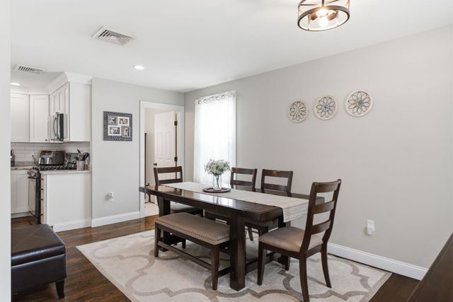 5 Fairview Rd, Peabody, MA 01960