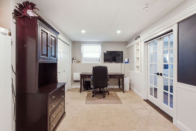 5 Fairview Rd, Peabody, MA 01960