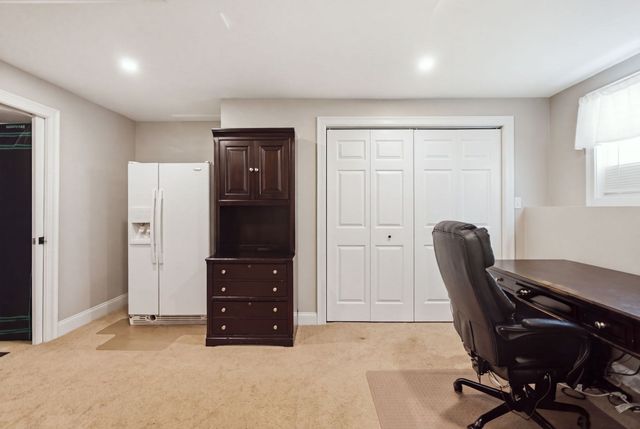 5 Fairview Rd, Peabody, MA 01960