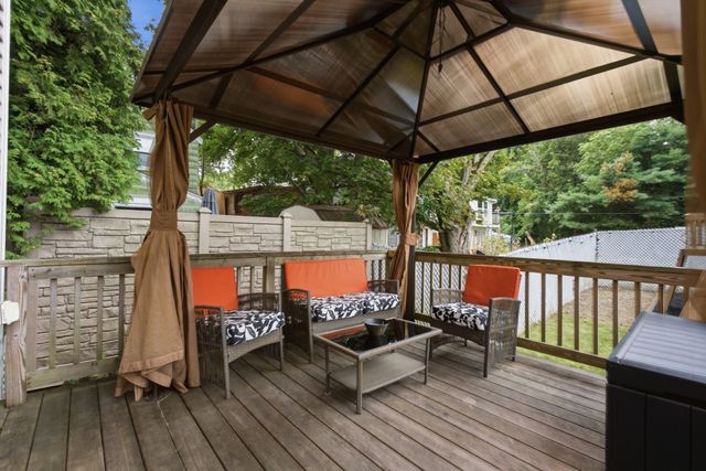 5 Fairview Rd, Peabody, MA 01960
