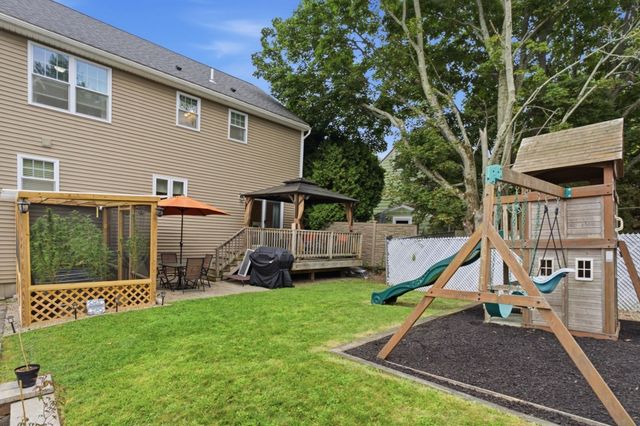 5 Fairview Rd, Peabody, MA 01960