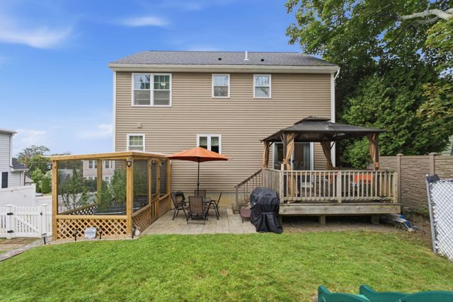 5 Fairview Rd, Peabody, MA 01960