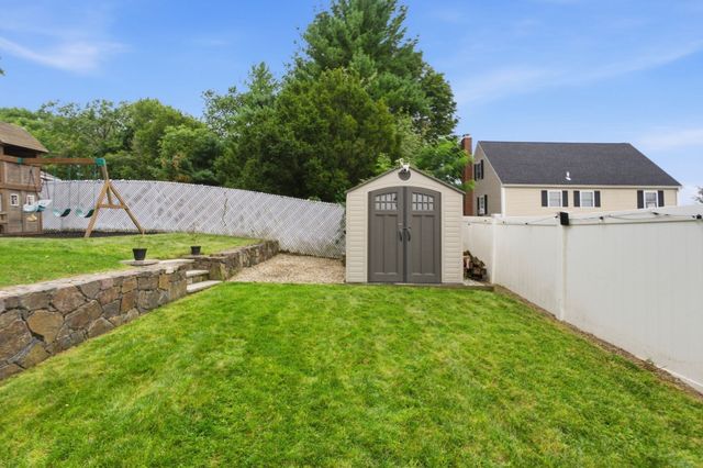 5 Fairview Rd, Peabody, MA 01960