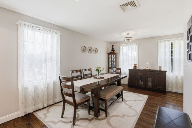 5 Fairview Rd, Peabody, MA 01960