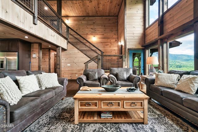 842 Vixen Run, Gatlinburg, TN 37738