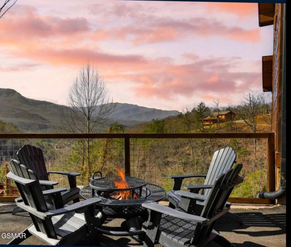 842 Vixen Run, Gatlinburg, TN 37738