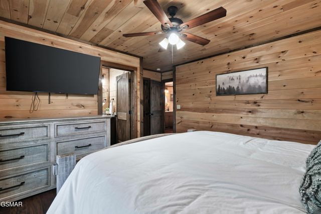 842 Vixen Run, Gatlinburg, TN 37738