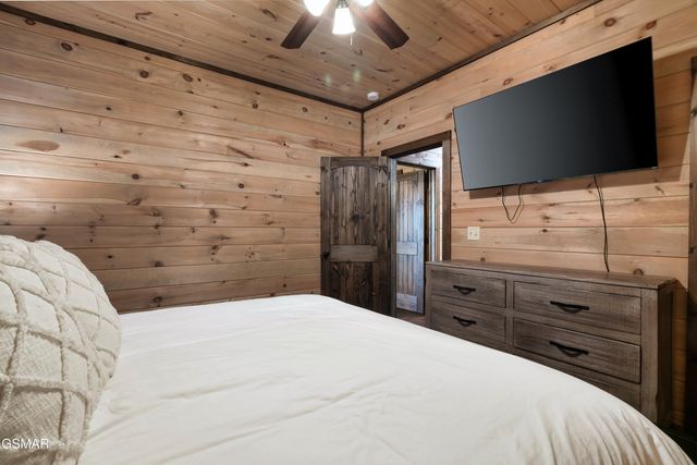 842 Vixen Run, Gatlinburg, TN 37738