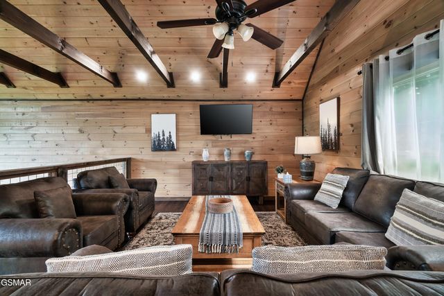 842 Vixen Run, Gatlinburg, TN 37738