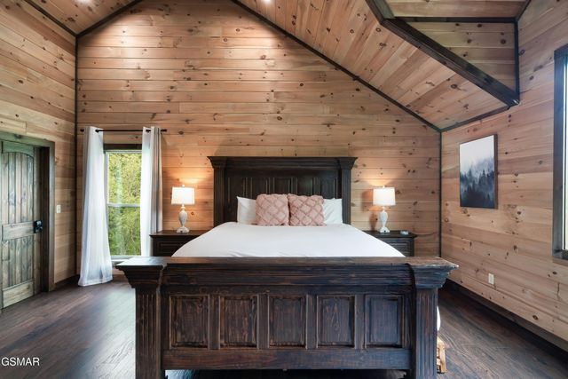 842 Vixen Run, Gatlinburg, TN 37738