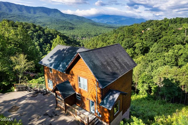 842 Vixen Run, Gatlinburg, TN 37738