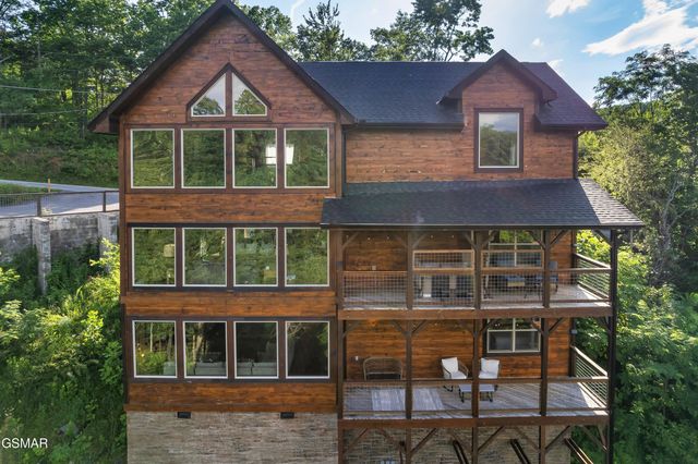 842 Vixen Run, Gatlinburg, TN 37738