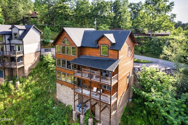 842 Vixen Run, Gatlinburg, TN 37738