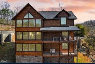 842 Vixen Run, Gatlinburg, TN 37738