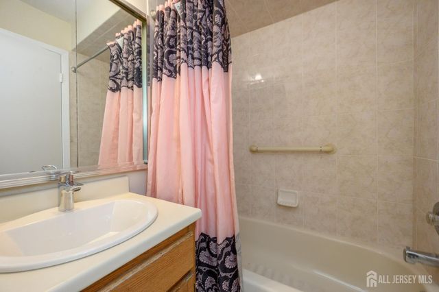 7 Carriage Place, Edison, NJ 08820