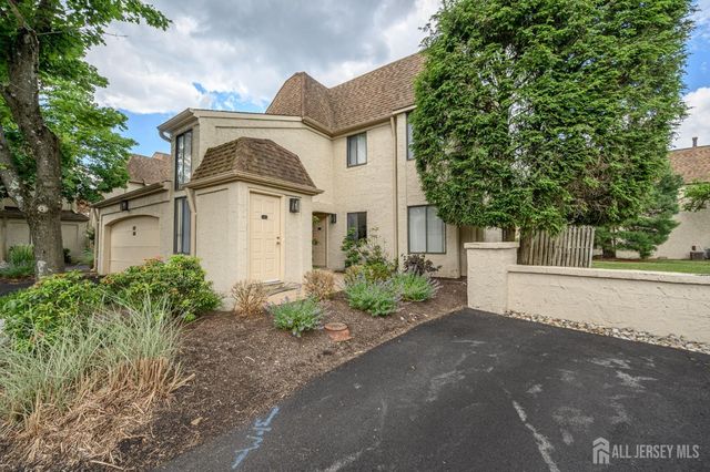 7 Carriage Place, Edison, NJ 08820
