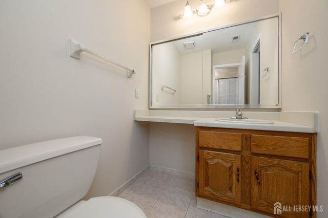 7 Carriage Place, Edison, NJ 08820