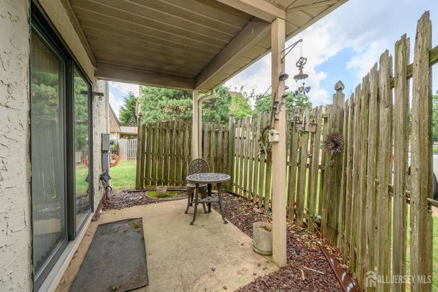 7 Carriage Place, Edison, NJ 08820