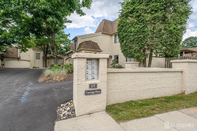 7 Carriage Place, Edison, NJ 08820