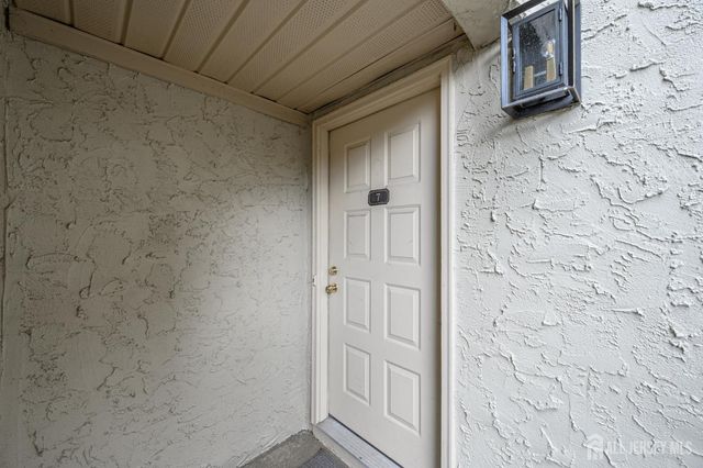 7 Carriage Place, Edison, NJ 08820