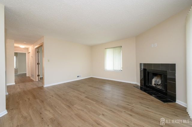 7 Carriage Place, Edison, NJ 08820