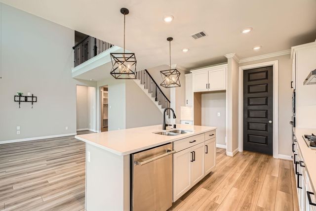 2008 Bristol Cliff Lane, Pearland, TX 77089