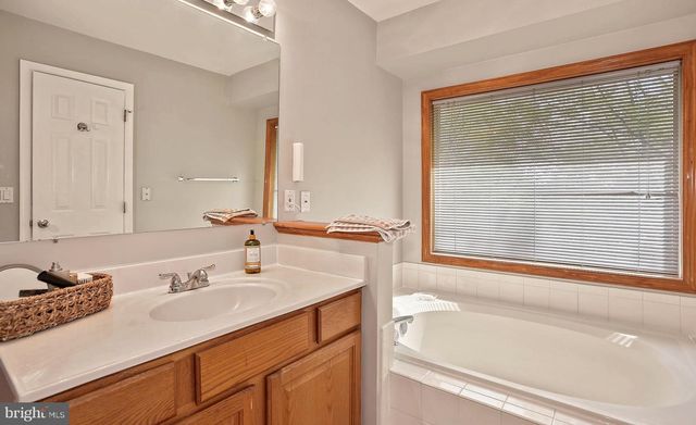 12062 EDGEMERE CIR, Reston, VA 20190