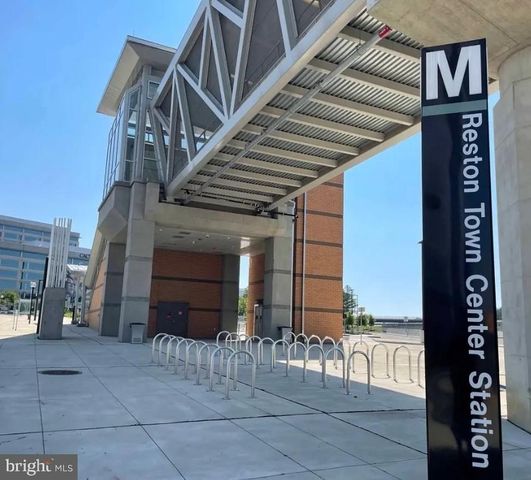 12062 EDGEMERE CIR, Reston, VA 20190