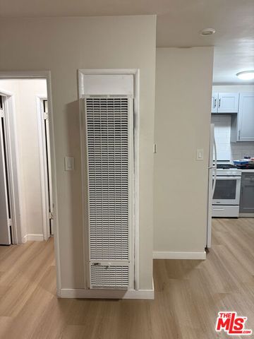 950 N Genesee Avenue 2, West Hollywood, CA 90046