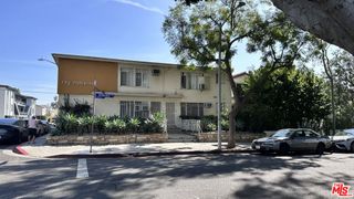 950 N Genesee Avenue 2, West Hollywood, CA 90046
