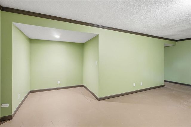 4742 Mund Road, Shawnee, KS 66218