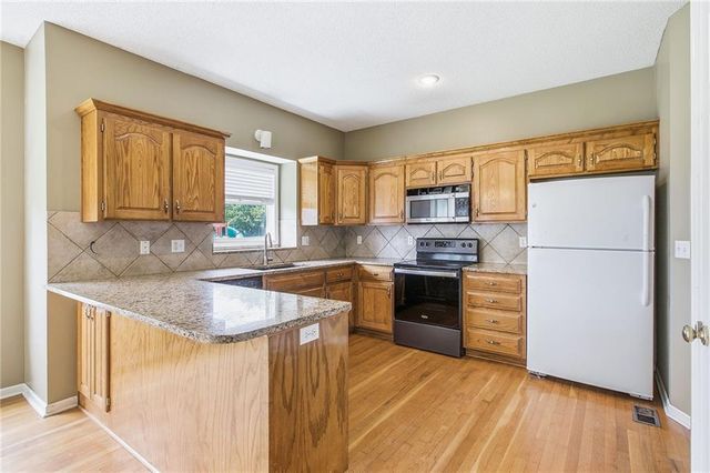 4742 Mund Road, Shawnee, KS 66218