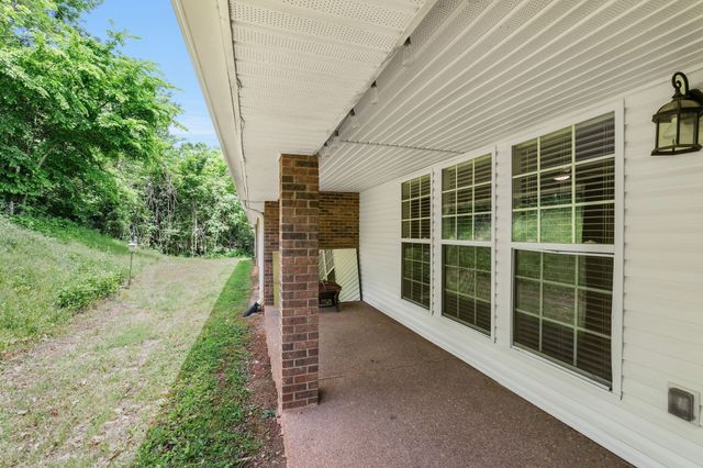 123 Eastdale Ln, Dickson, TN 37055