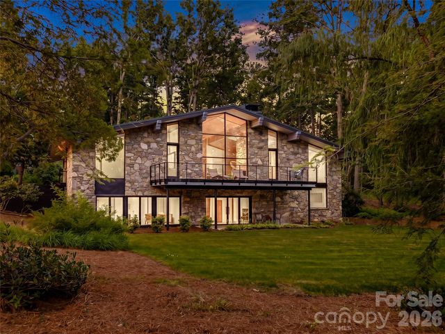 3 Holly Hill Road, Biltmore Forest, NC 28803