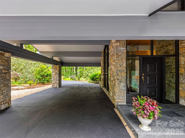 3 Holly Hill Road, Biltmore Forest, NC 28803