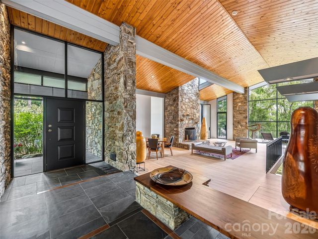 3 Holly Hill Road, Biltmore Forest, NC 28803