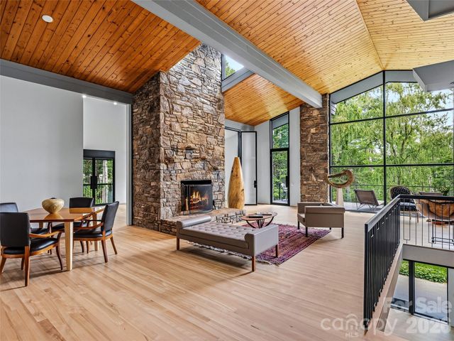 3 Holly Hill Road, Biltmore Forest, NC 28803