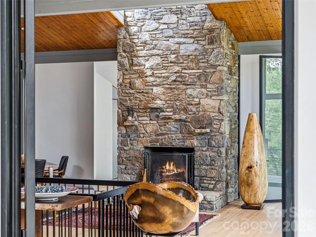 3 Holly Hill Road, Biltmore Forest, NC 28803