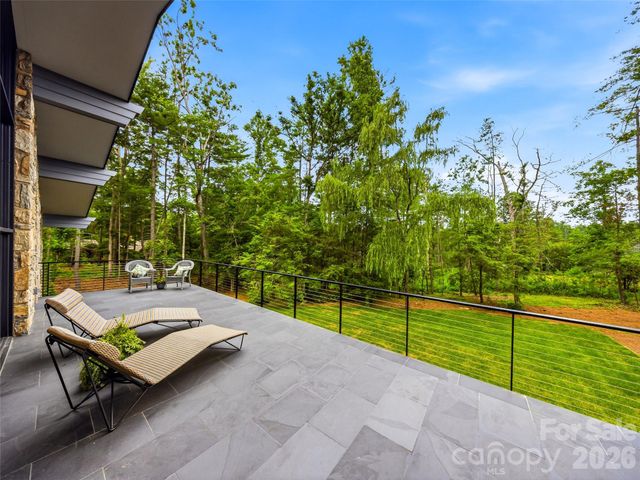 3 Holly Hill Road, Biltmore Forest, NC 28803
