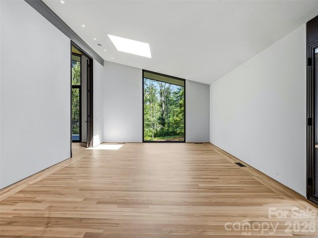3 Holly Hill Road, Biltmore Forest, NC 28803