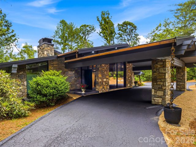 3 Holly Hill Road, Biltmore Forest, NC 28803